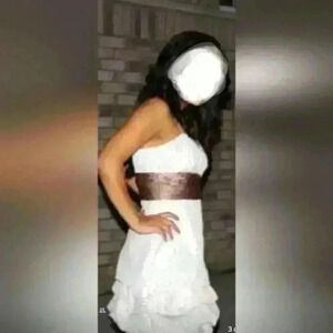 Le Chateau Y2K polka dot mini dress - size small PROM ready!